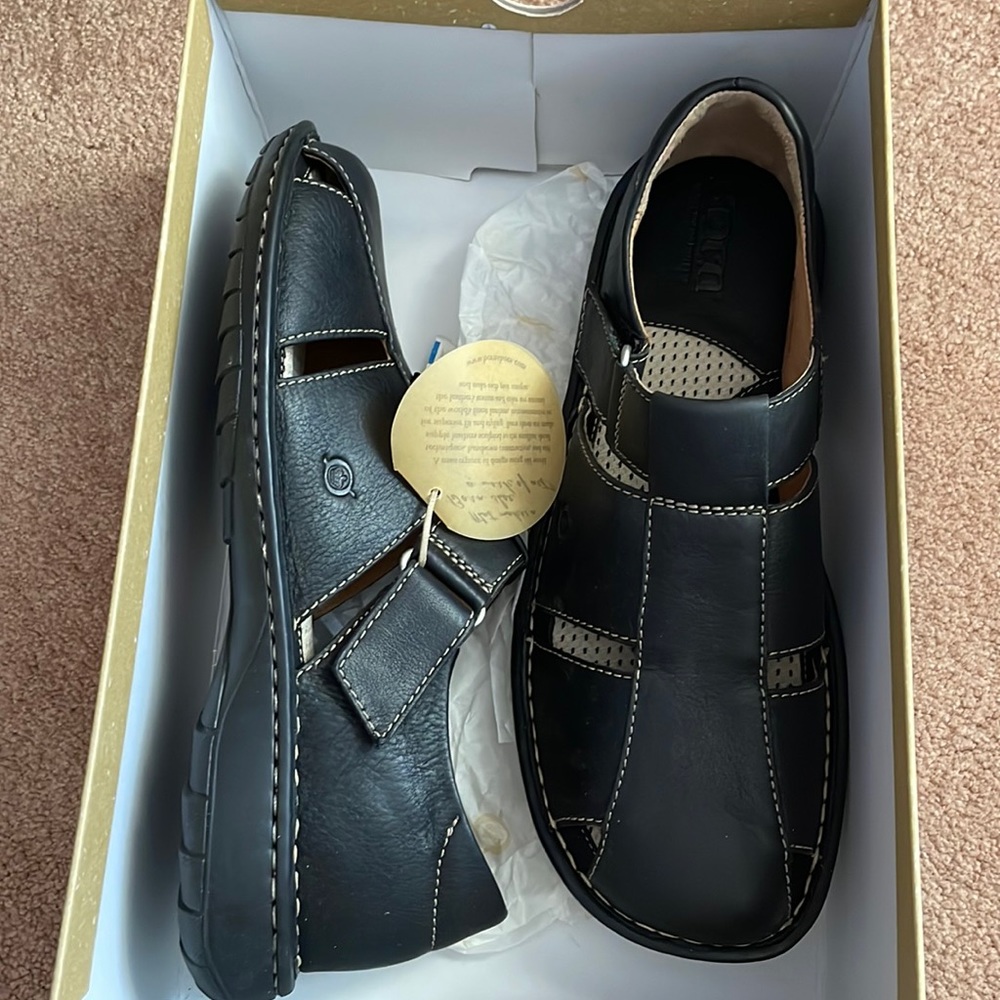 NIB NWT Men’s Born Commodore Sandals in Black size 11